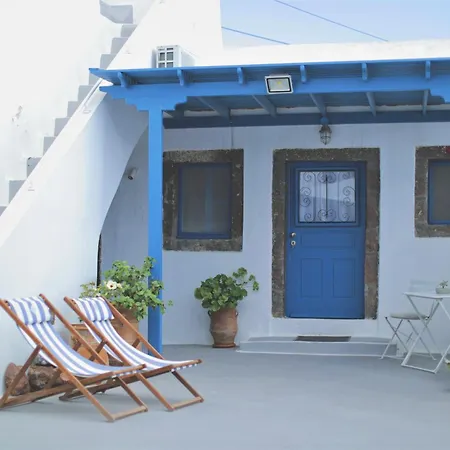 Guest house Whitewashed Messaria (Santorini)
