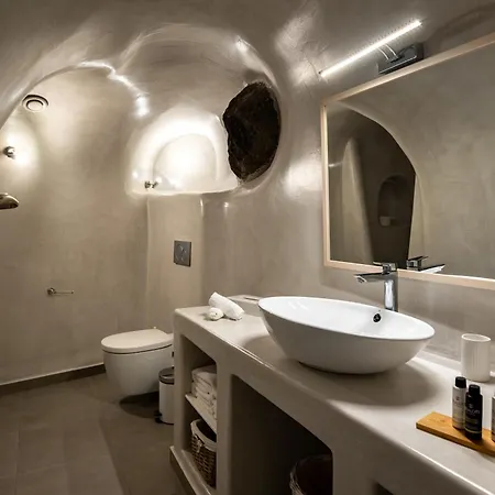 Whitewashed Guest house Messaria (Santorini)