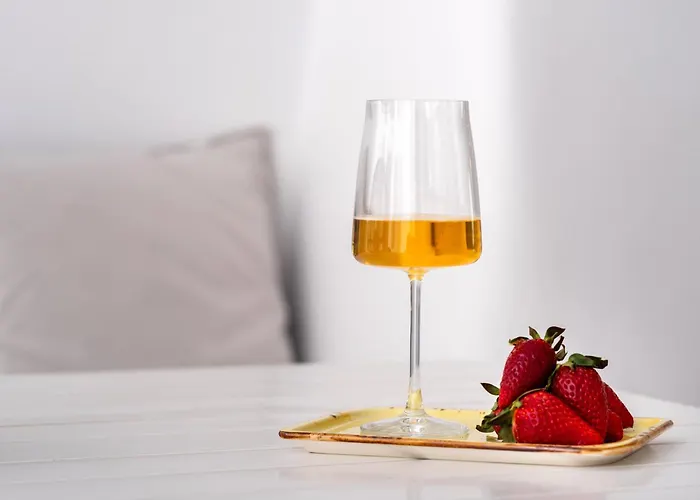 Whitewashed 게스트하우스