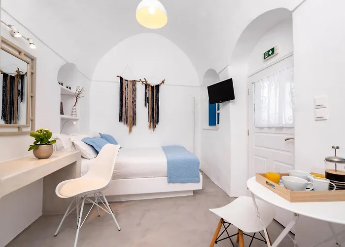 Whitewashed Pensionat 3*